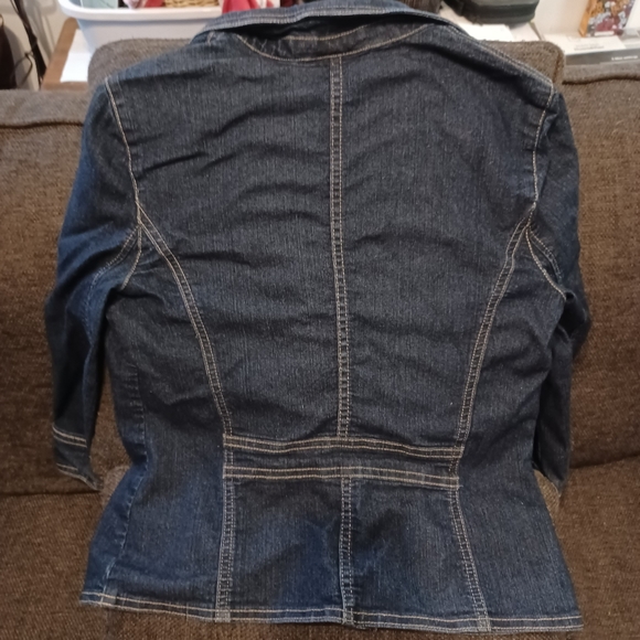 Apostrophe stretch blue jean jacket. Medium - Picture 3 of 3